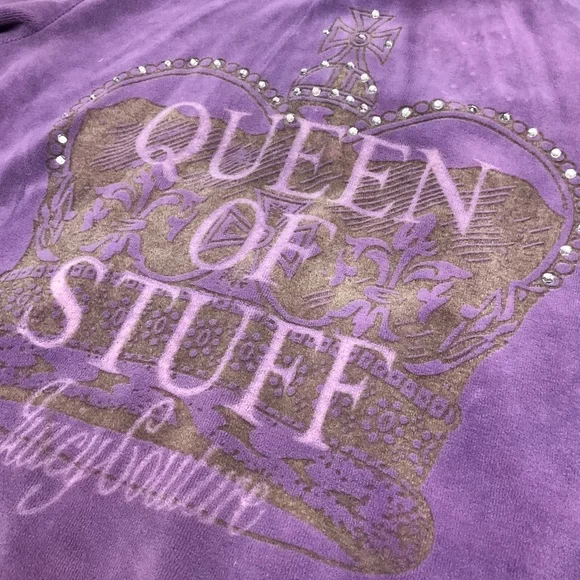 🔥4/$15🔥 JUICY COUTURE ‘Queen of Stuff’ Purple Velour Hoodie Full Zip Sweatshirt - Picture 4 of 10